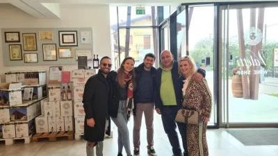 Una splendida degustazione di vini, un momento davvero piacevole grazie a Davide e al suo buon vino