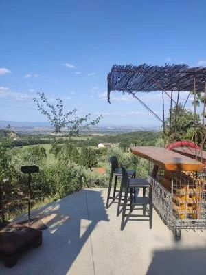 Degustazione di vino in terrazza