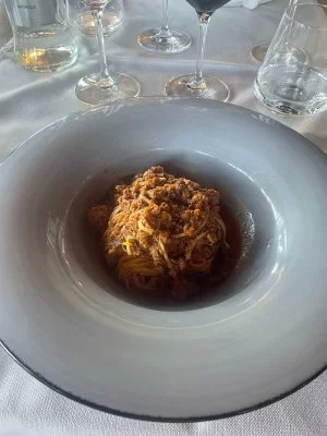 Bellissimo luogo, ottimi sia il pranzo che la degustazione