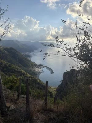 Amazing view and wine, definitely worth doing!!