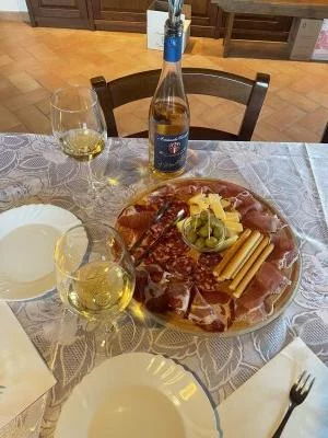 Degustazione vini e prodotti tipici