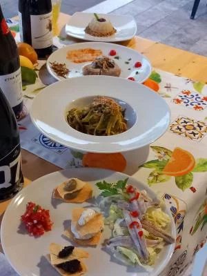 Thumbnail Experiencia enogastronómica siciliana en la granja Minissale, cerca de Taormina