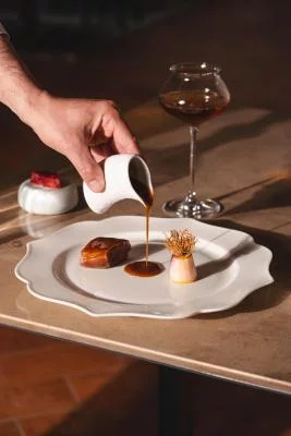 Thumbnail Visita a una cantina del XIV secolo e cena gourmet con abbinamento di vini nei pressi di Siena