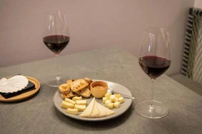 Thumbnail Esperienza di degustazione di vini e specialità gastronomiche galiziane nel centro storico di A Coruña