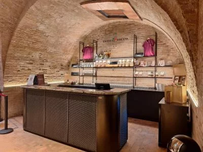 Thumbnail À la découverte de la Toscane : dégustation de vins à la forteresse des Médicis à Sienne, Enoteca Italiana Siena