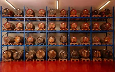 Thumbnail «Conocimiento» - Visita guiada a la destilería, dirigida por la familia, con 7 catas de vinos y licores en Silvio Carta