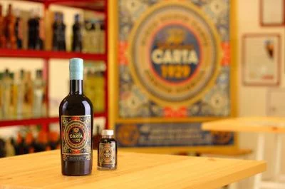 Thumbnail « Knowledge » - Visite guidée d'une distillerie en famille avec 7 dégustations de vins et spiritueux chez Silvio Carta