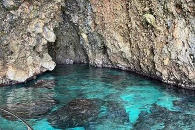 Thumbnail Kotor: tour privato in motoscafo alla Grotta Azzurra con sosta gastronomica nella baia di Boka