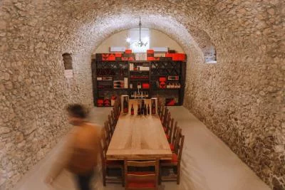 Thumbnail Pit Stop Gourmet: Cata de vinos y almuerzo ligero en Vantorosso, en Valpolicella
