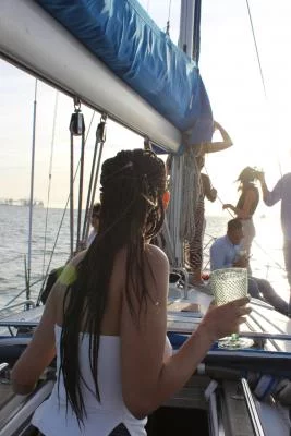Thumbnail Private Sailing Tour with Portuguese Wine Tasting in Lisbon