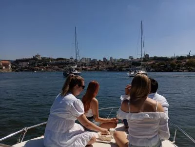 Thumbnail Private Boat Tour with Local Wine in Porto: 6 Bridges, Ribeira & Estuary
