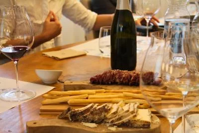 Thumbnail Vertikale Verkostung von Barolo-Crus: Ravera & Cannubi im Weingut Réva in La Morra, Langhe