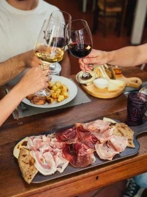 Thumbnail El taller de cata de vinos: Emilia contra Romaña
