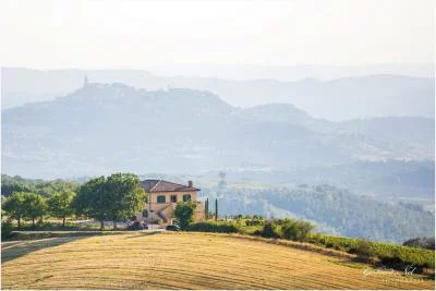 Thumbnail Von den Besitzern geleitete Weinprobe mit umbrischen Spezialitäten in der Cantina Peppucci in Todi