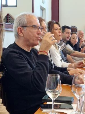 Thumbnail Corso di degustazione di vino biologico e pranzo alla Bodega Miquel Jané nel Penedès