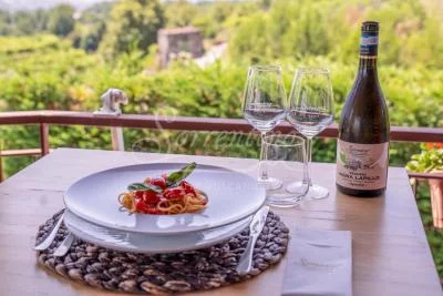 Thumbnail „Essence“-Kurzurlaub: 1 Nacht im „Sorrentino Vini“ in Neapel