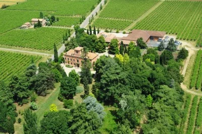 Thumbnail Esperienza di vino metodo classico alla tenuta Cleto Chiarli