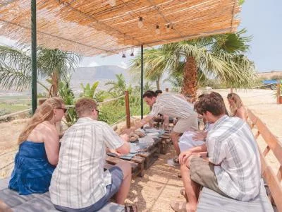 Thumbnail Sabores de fin de semana: Atardecer del viernes y comida en bodega del sábado en Quattrocieli