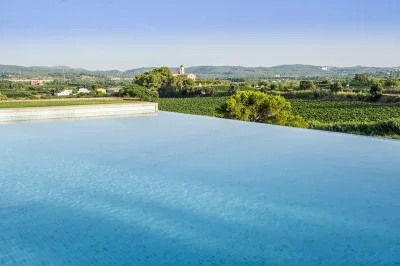 Thumbnail Visita a Cavas Bolet e quattro notti nell'hotel modernista del 1911 nel Penedès