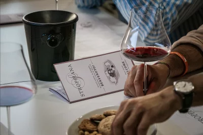 Thumbnail weinerlebnis "Shades of Nebbiolo" in der Cantina Stroppiana in Langhe
