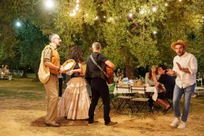 Thumbnail Degustazione d'arte a La Vinarte: Laboratorio di affresco con picnic al chiaro di luna tra i vigneti