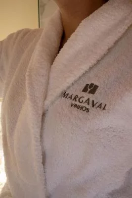 Thumbnail Flavors and Sensations: Wine Tasting with Vinotherapy at Margaval Vinhos