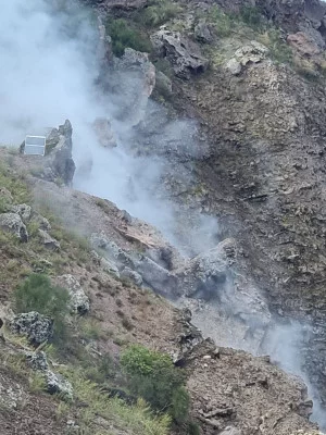Thumbnail Privater Vesuv-Trek, Feuer- und Weinabenteuer ab Neapel