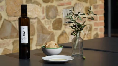 Thumbnail Vino y cocina: Comida de 4 platos con cata de vinos en Mormoraia de San Gimignano