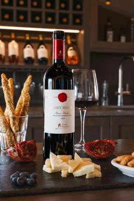 Thumbnail Alla Scoperta di Torre Bisenzio: Degustazione di vino e visita alla cantina