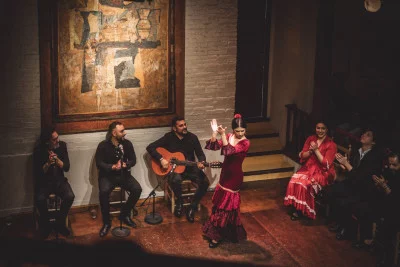 Thumbnail Sevilla: Tour de Tapas, Visita a Pie y Espectáculo de Flamenco