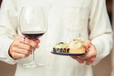 Thumbnail Pintxos Vascos y Vinos: Una Experiencia Gourmet en Bilbao