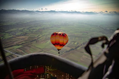 Thumbnail Vuelo en Grupo en Globo Aerostático al Pie de los Alpes