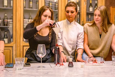 Thumbnail Crea il Tuo Vino: un'Esclusiva Esperienza di Wine Making a Firenze