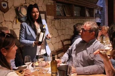 Thumbnail dégustation de vin de qualité supérieure "Ricordi" à Soave à la Cantina Coffele