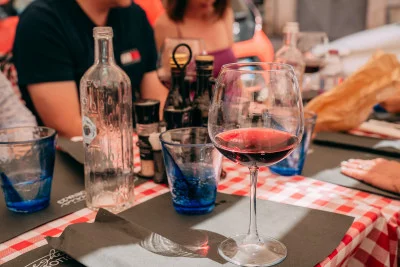 Thumbnail Degustazione di vini e tour gastronomico in piccolo gruppo nel centro di Verona