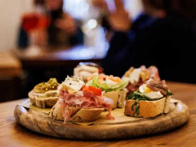Thumbnail Venice Evening Food Tour in Cannaregio with Authentic Sit-Down Dinner