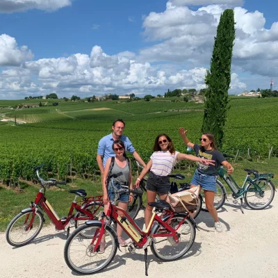 Thumbnail Avventura in E-Bike nei vigneti di Bordeaux: Visite agli Châteaux, Saint-Émilion e pranzo