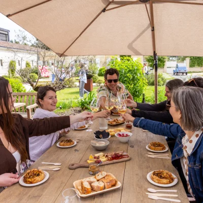 Thumbnail E-Bike Adventure in Bordeaux Vineyards: Châteaux Visits, Saint-Émilion & Lunch