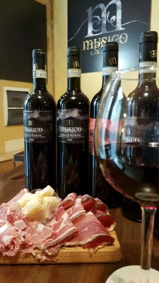 Thumbnail Visita a la bodega y degustación de 3 vinos Musico en Montalcino