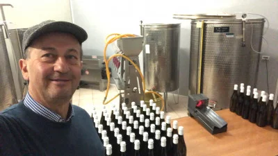 Thumbnail Cata de vinos artesanales en las Bodegas Agrícola Capone en la zona PIP