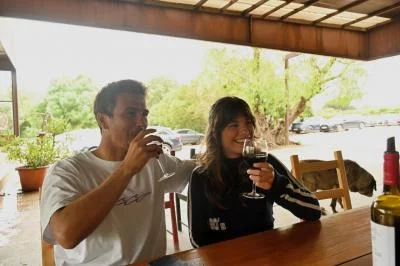 Thumbnail Journée complète de dégustation de vins et de visites touristiques au départ de Lisbonne : Sesimbra et le parc national d'Arrábida