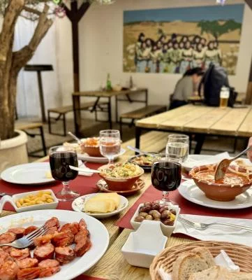 Thumbnail Passeggiata gastronomica di Lisbona in piccolo gruppo