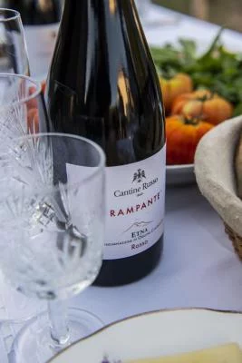 Thumbnail Weinprobe mit Mamma Felicia's "Cunzatu" Brot im Weingut Russo