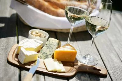 Thumbnail Dijon: Wine & Cheese Journey – 4 Burgundy Wines & 4 Regional Cheeses
