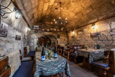 Thumbnail Wine tour e degustazione di vini presso la cantina Vizi a Etyek