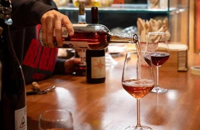 Thumbnail Cata de vinos naturales de lujo con cicchetti (tapas) en Venecia