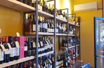 Thumbnail Dégustation de vin guidée avec accords alimentaires locaux à Livourne