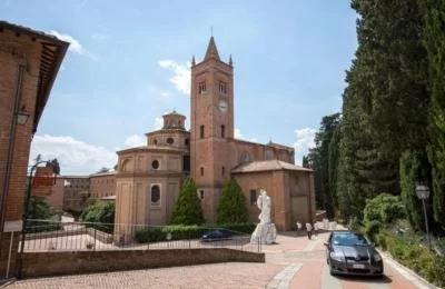 Thumbnail Tour della famosa Abbazia toscana e degustazione di vino e olio d'oliva ad Asciano, in Chianti