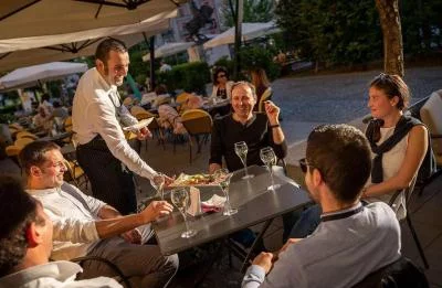 Thumbnail Degustazione di vini di lusso con finger food nel centro di Alba