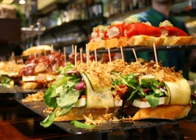 Thumbnail Tour privato del pintxo con i vini a Bilbao